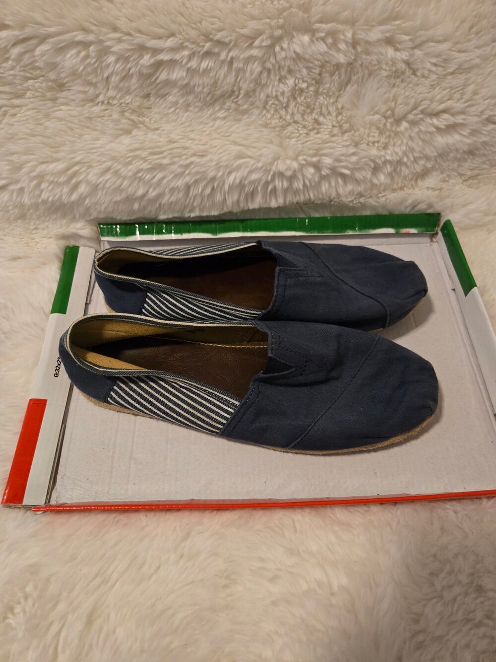 Vintage Y2K TOMS Canvas Shoes Navy Blue and Stripe Espadrille Flats